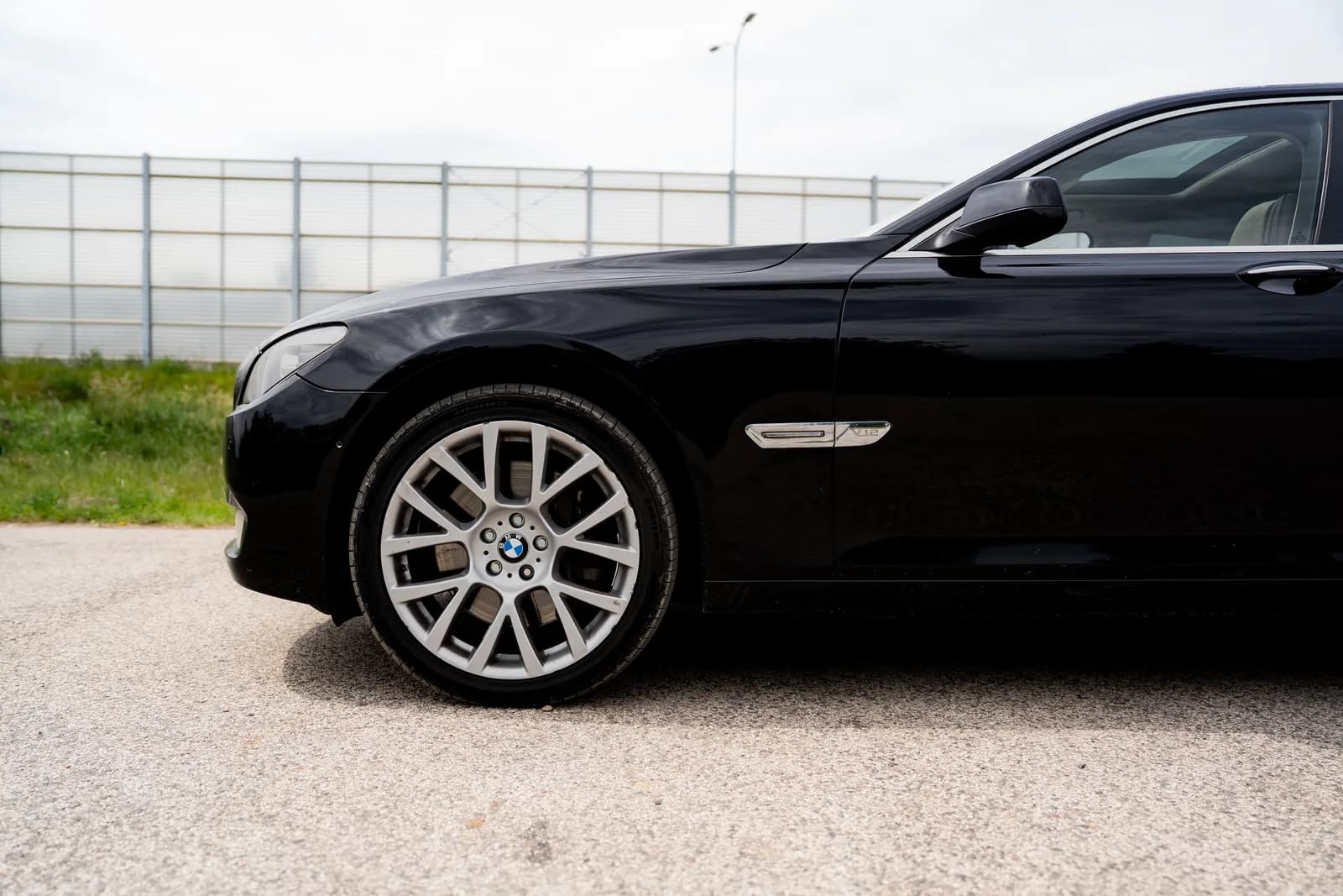 BMW Seria 7 zdjęcie 11