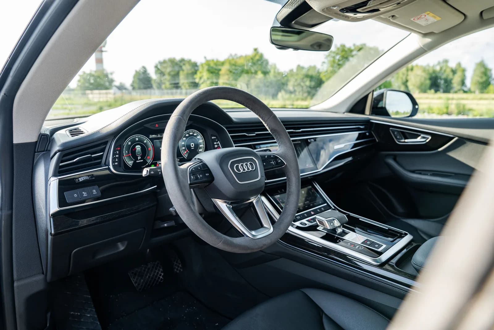 Audi Q8 zdjęcie 14