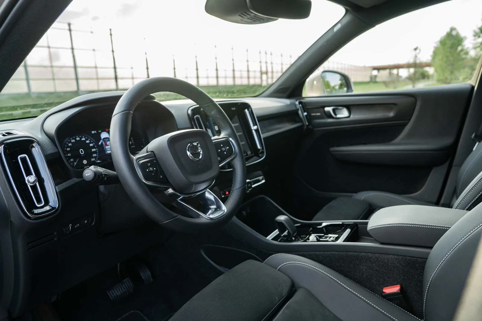 Volvo XC 40 zdjęcie 17