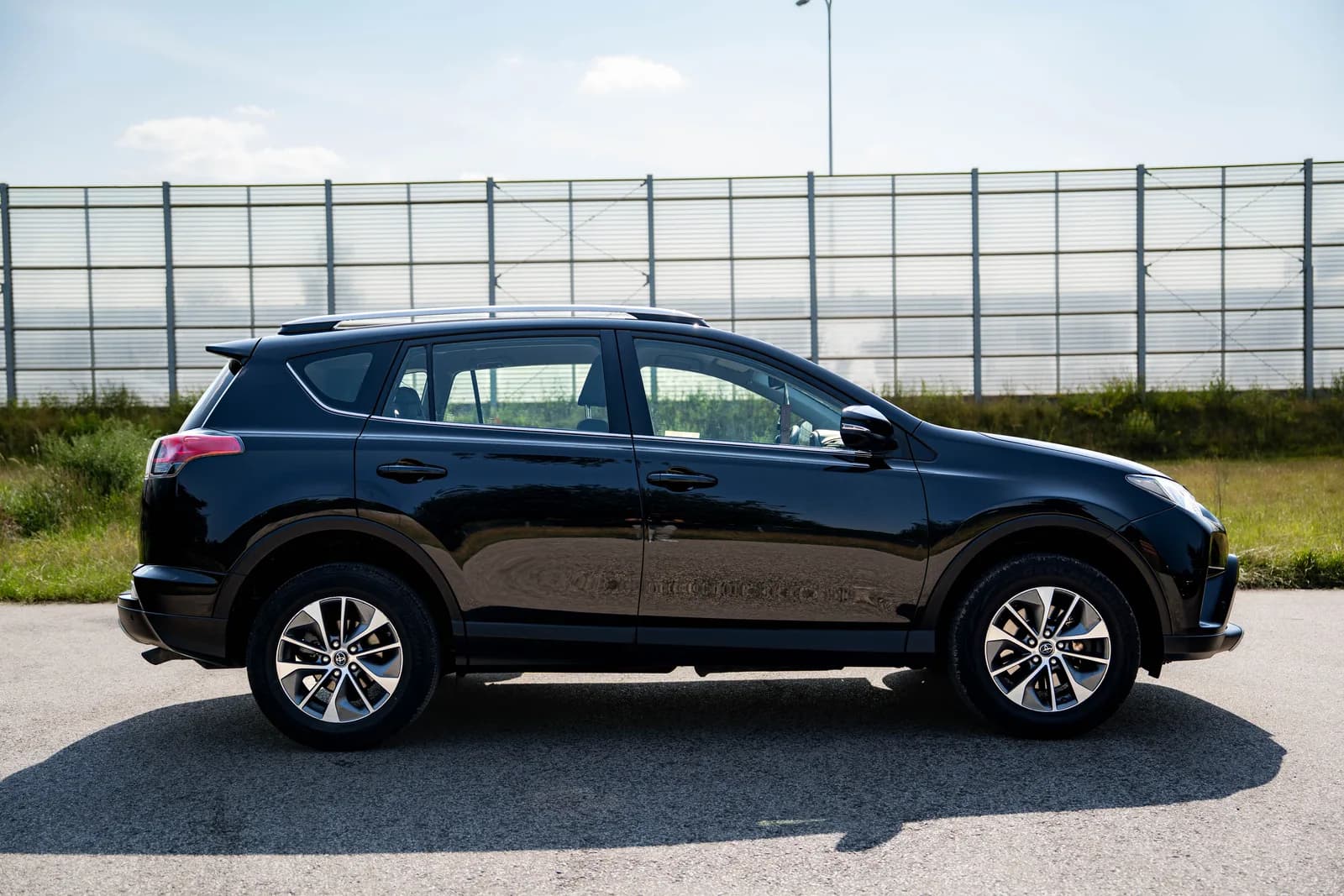 Toyota RAV4 zdjęcie 9
