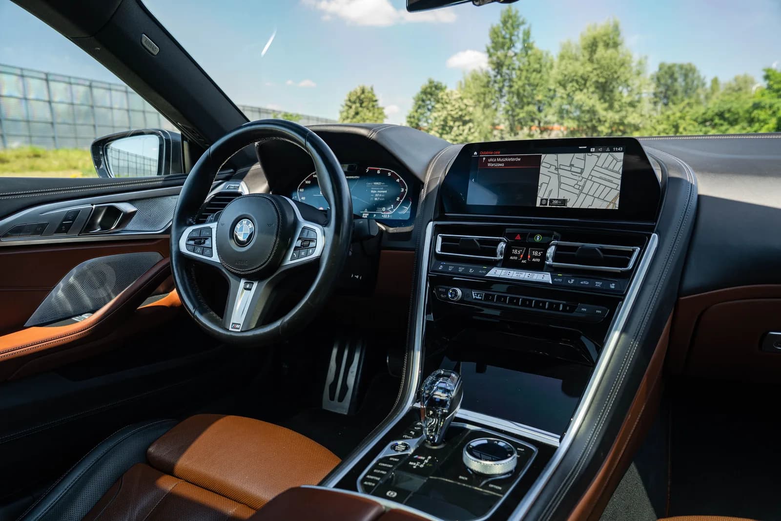 BMW Seria 8 zdjęcie 17