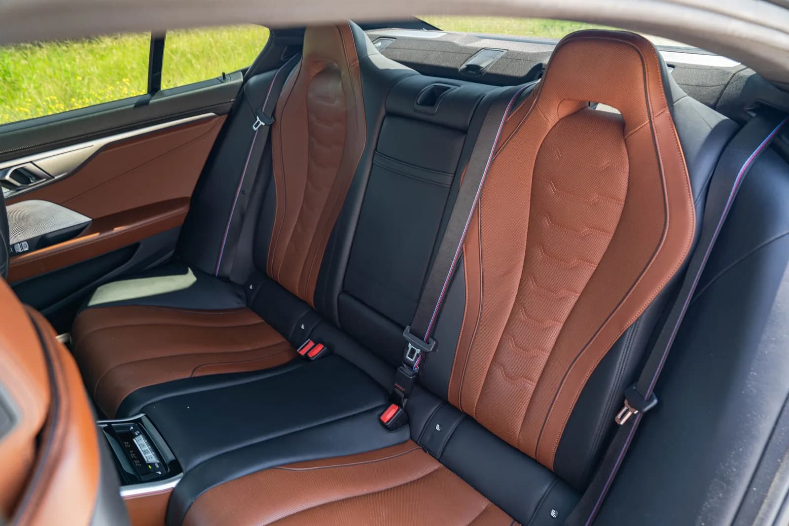 BMW Seria 8 zdjęcie 25