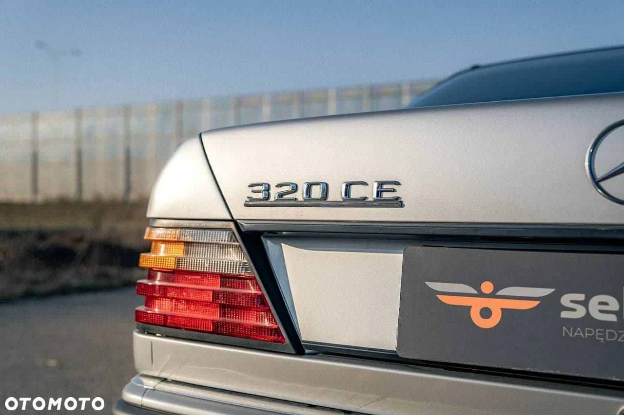 Mercedes-Benz Klasa E zdjęcie 17