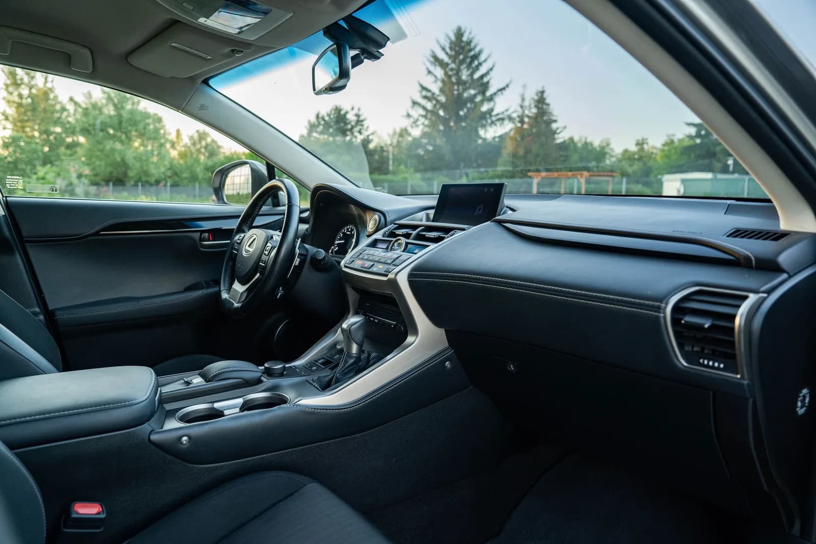 Lexus NX zdjęcie 23
