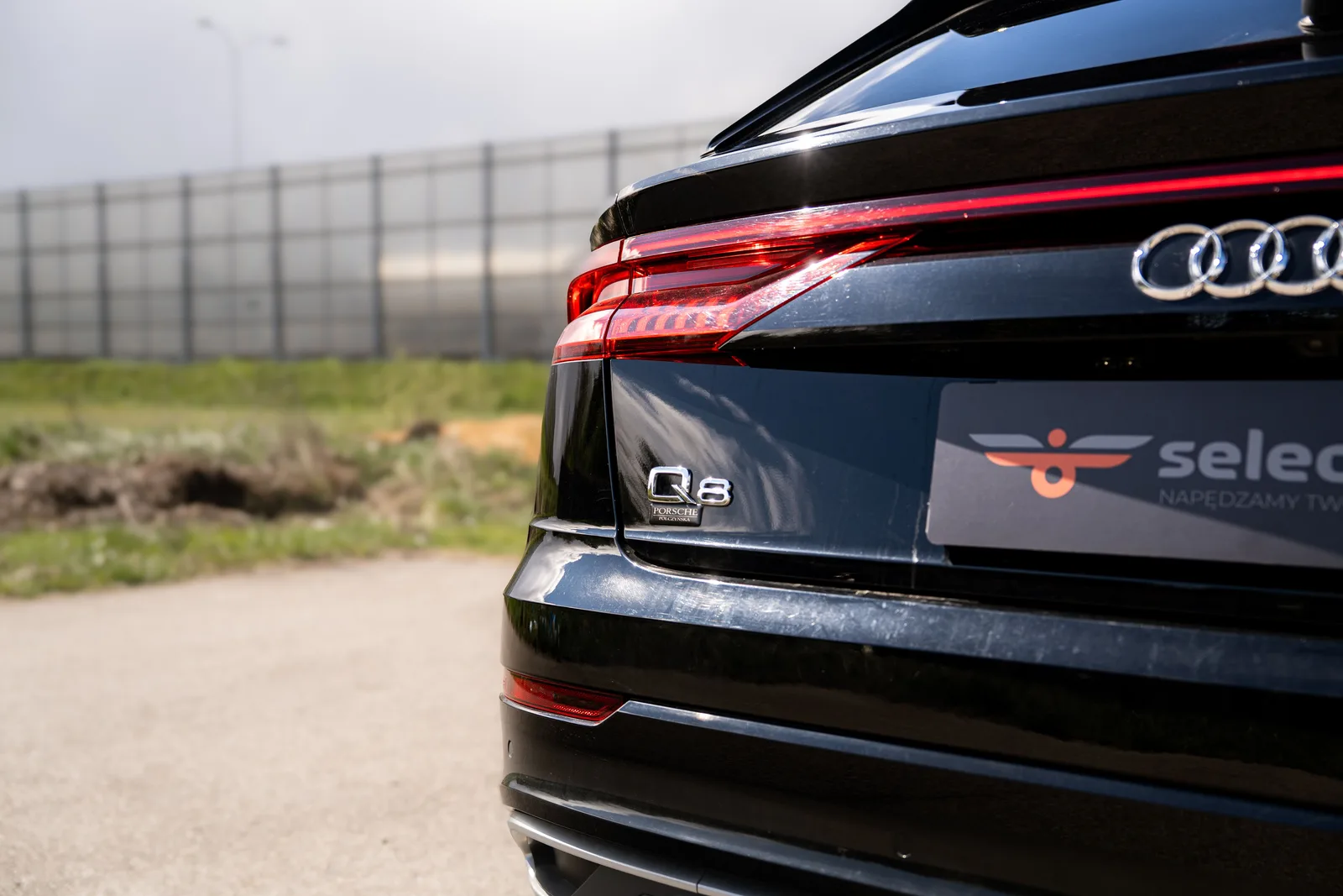 Audi Q8 zdjęcie 14