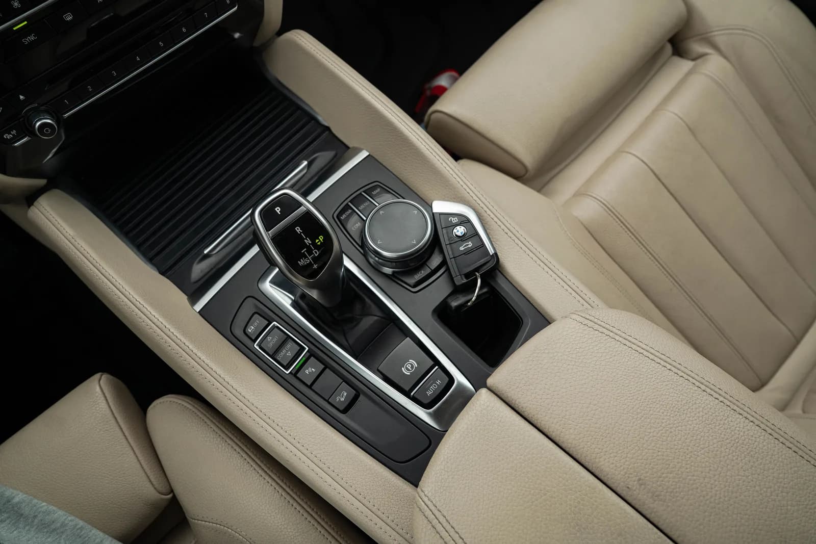 BMW X6 zdjęcie 20