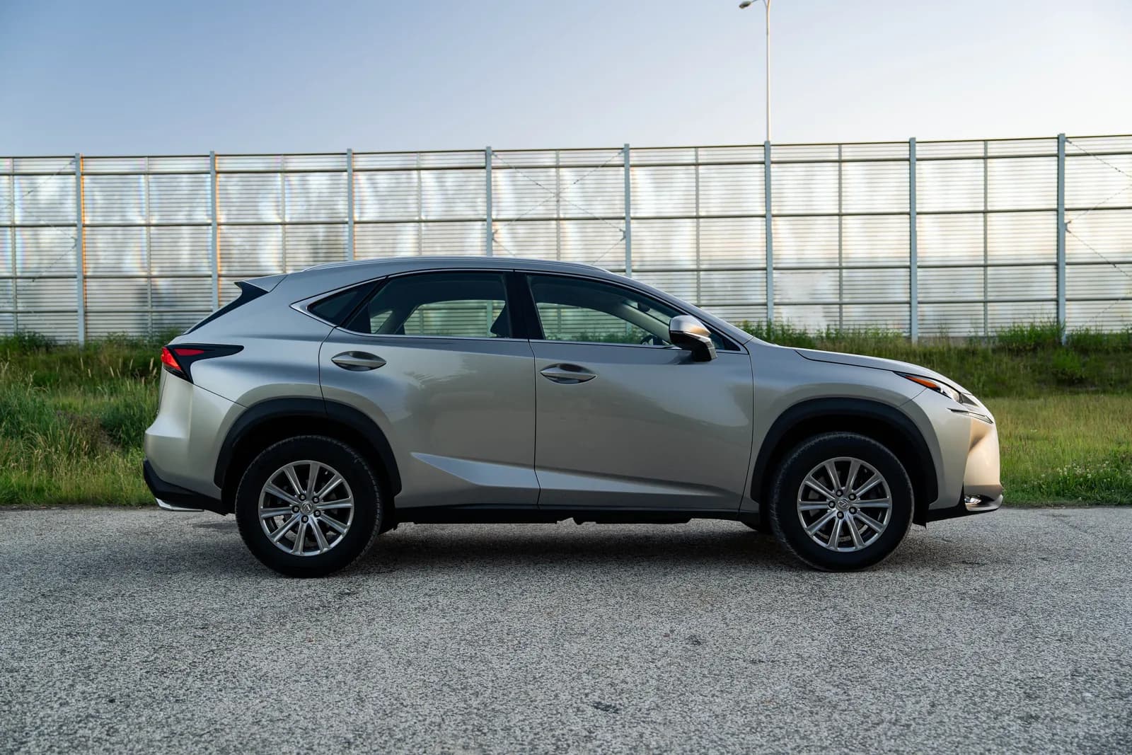 Lexus NX zdjęcie 9