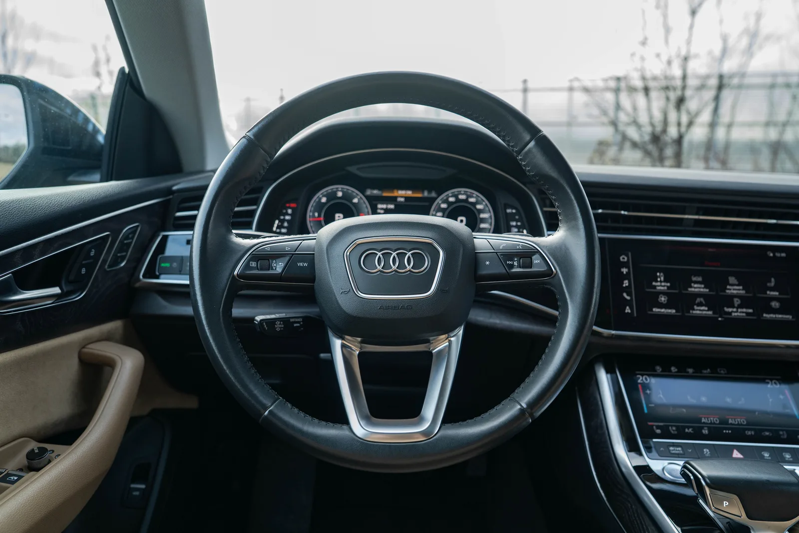 Audi Q8 zdjęcie 17