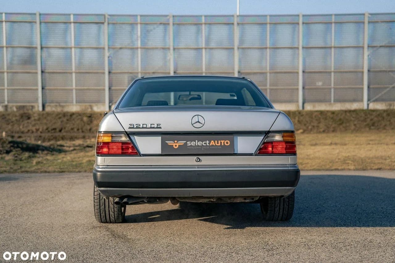 Mercedes-Benz Klasa E zdjęcie 5