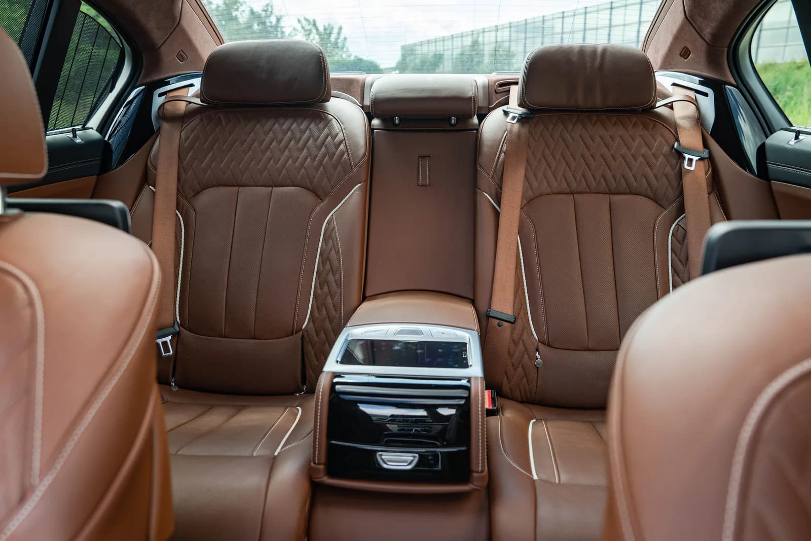 BMW Seria 7 zdjęcie 28