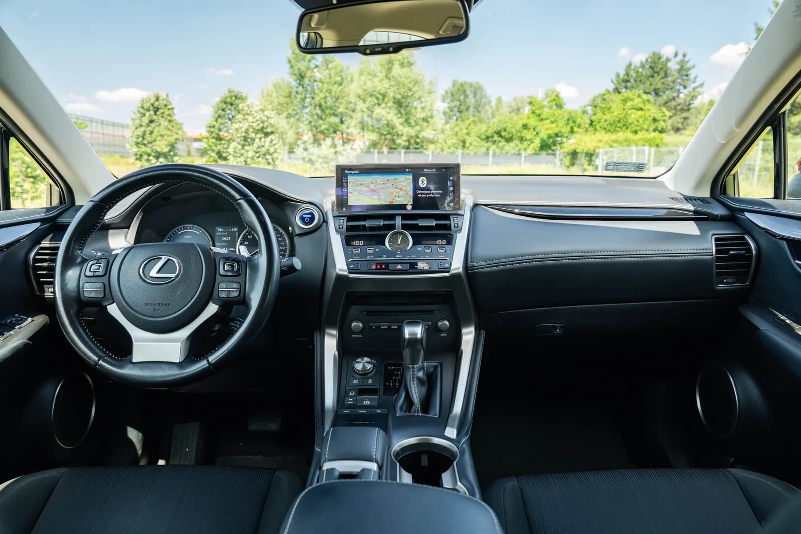 Lexus NX zdjęcie 19