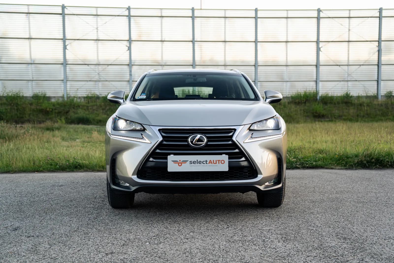 Lexus NX zdjęcie 2
