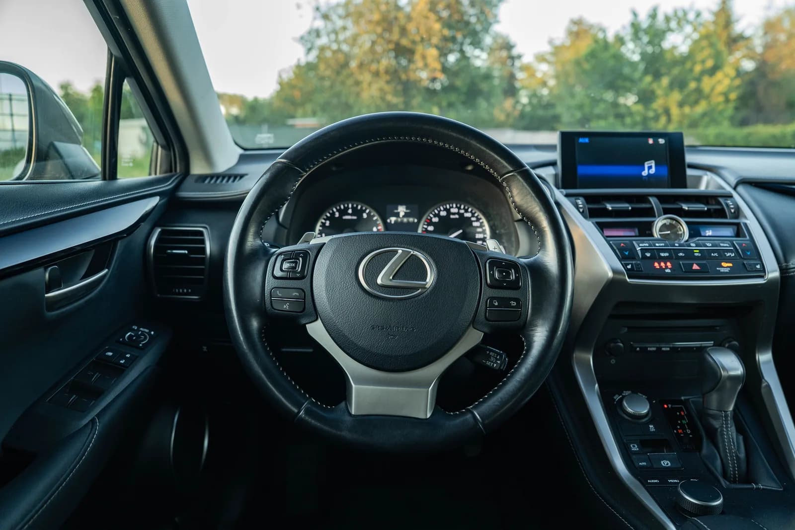 Lexus NX zdjęcie 20