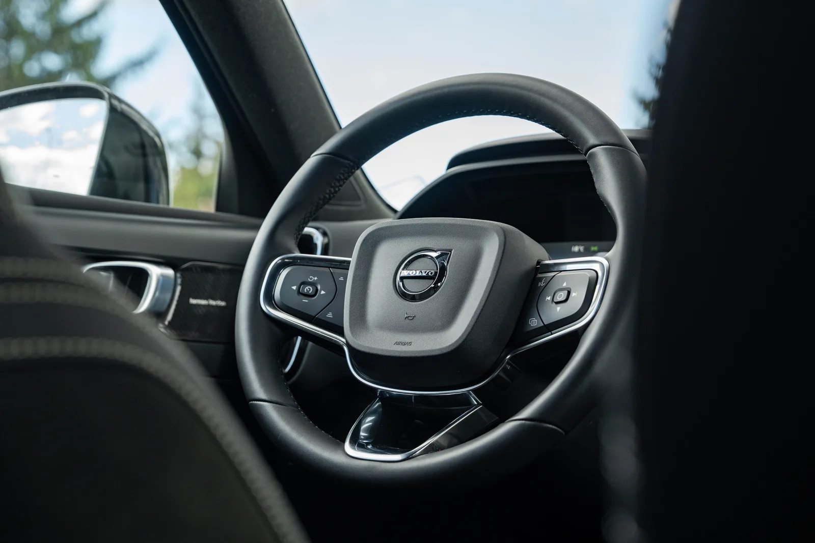 Volvo XC 40 zdjęcie 19