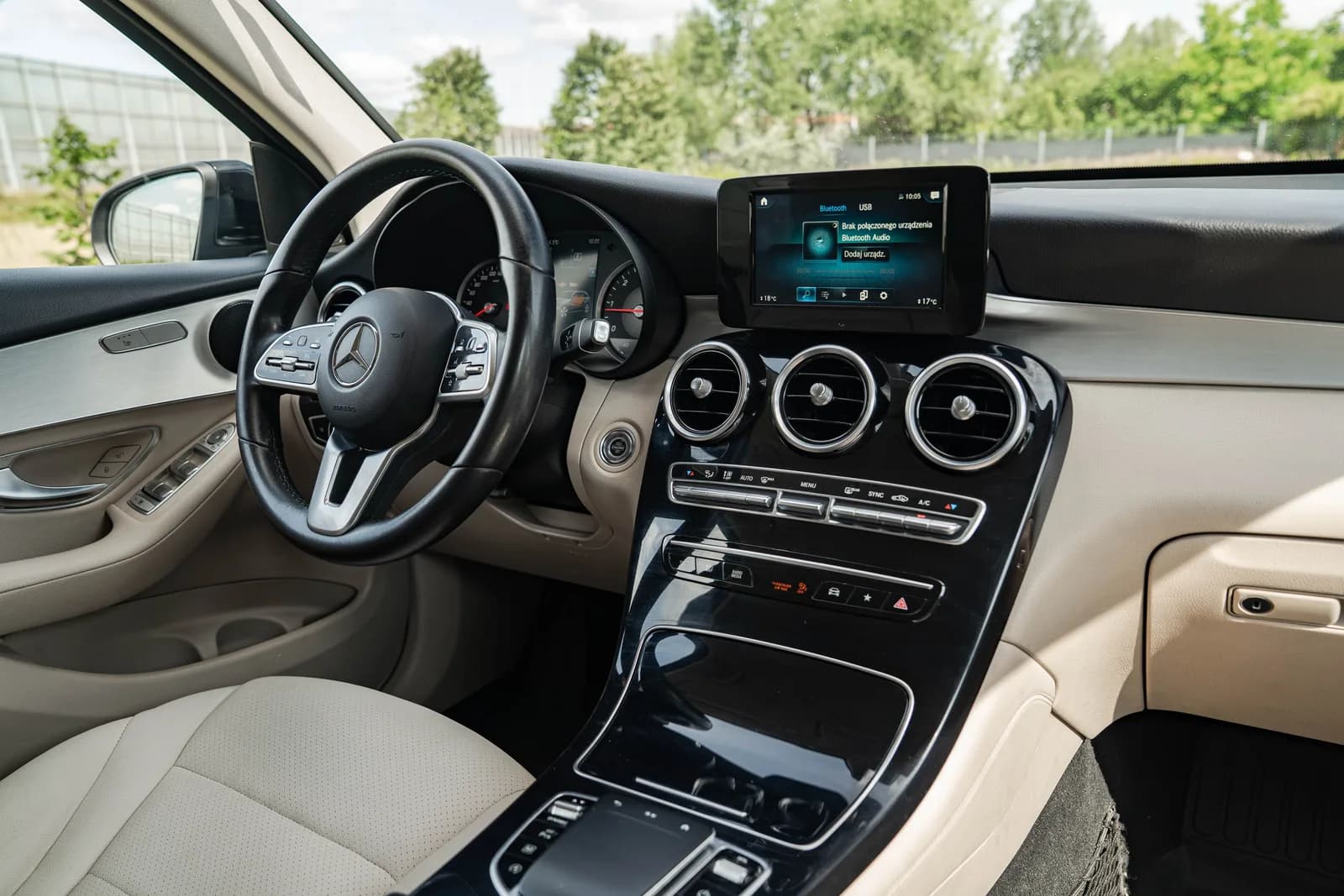 Mercedes-Benz GLC zdjęcie 19