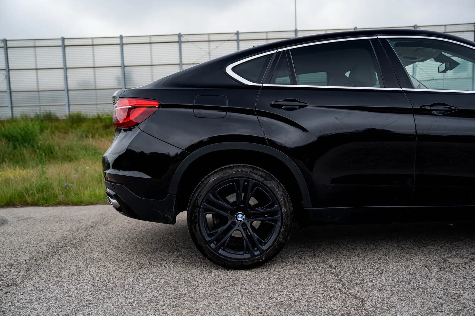 BMW X6 zdjęcie 7