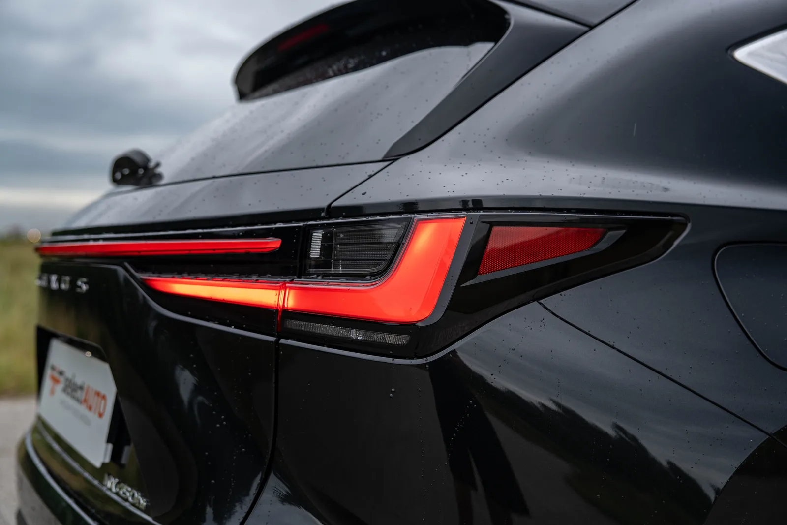 Lexus NX zdjęcie 15