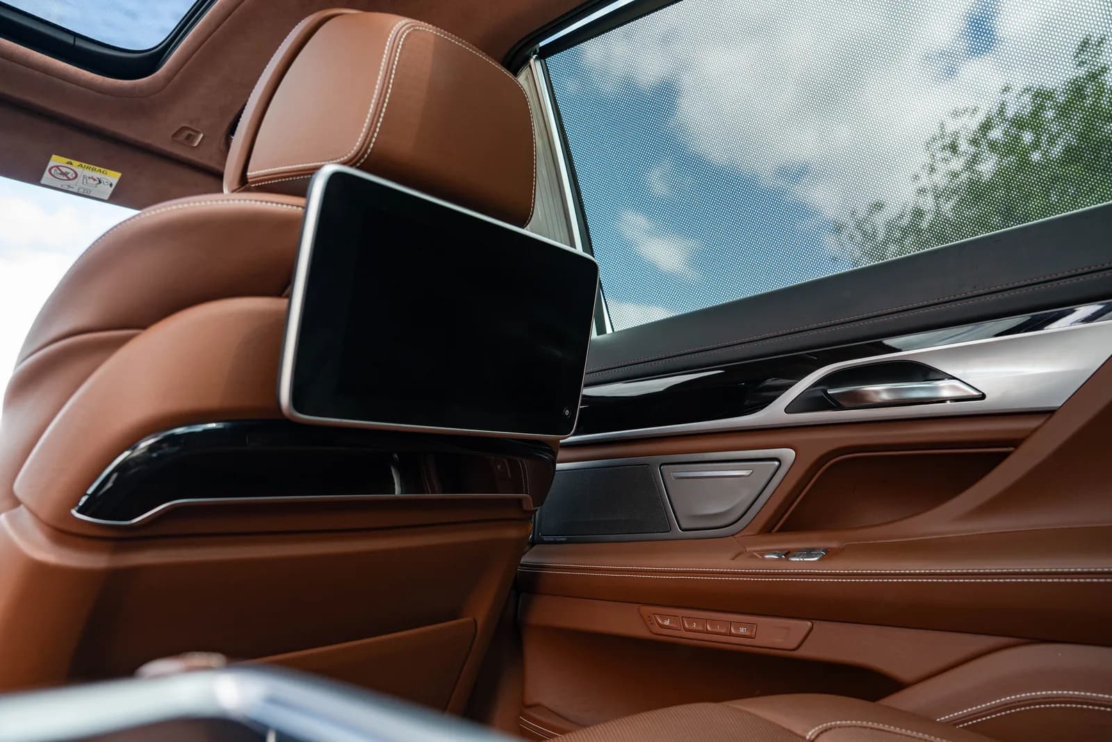 BMW Seria 7 zdjęcie 26
