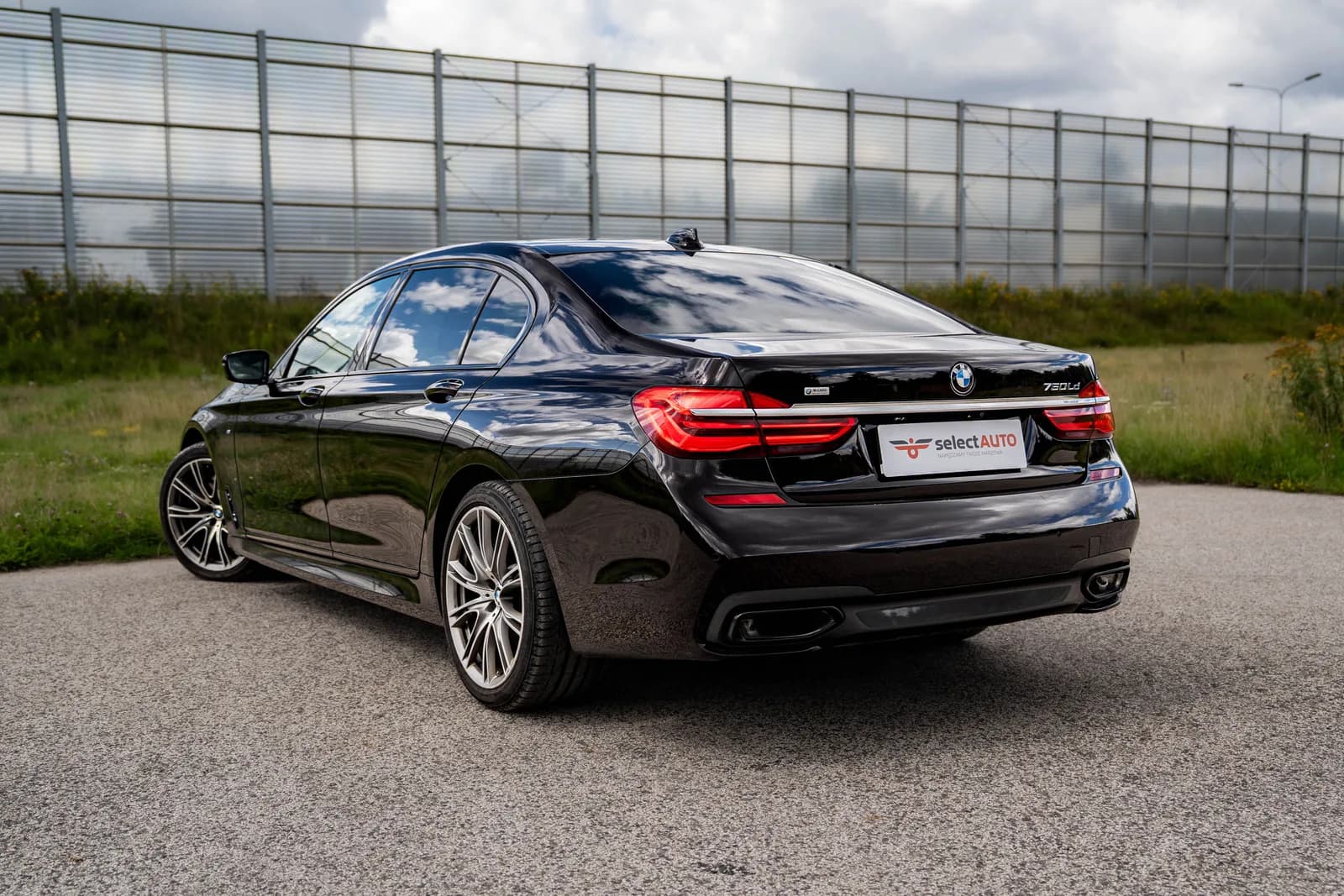 BMW Seria 7 zdjęcie 4