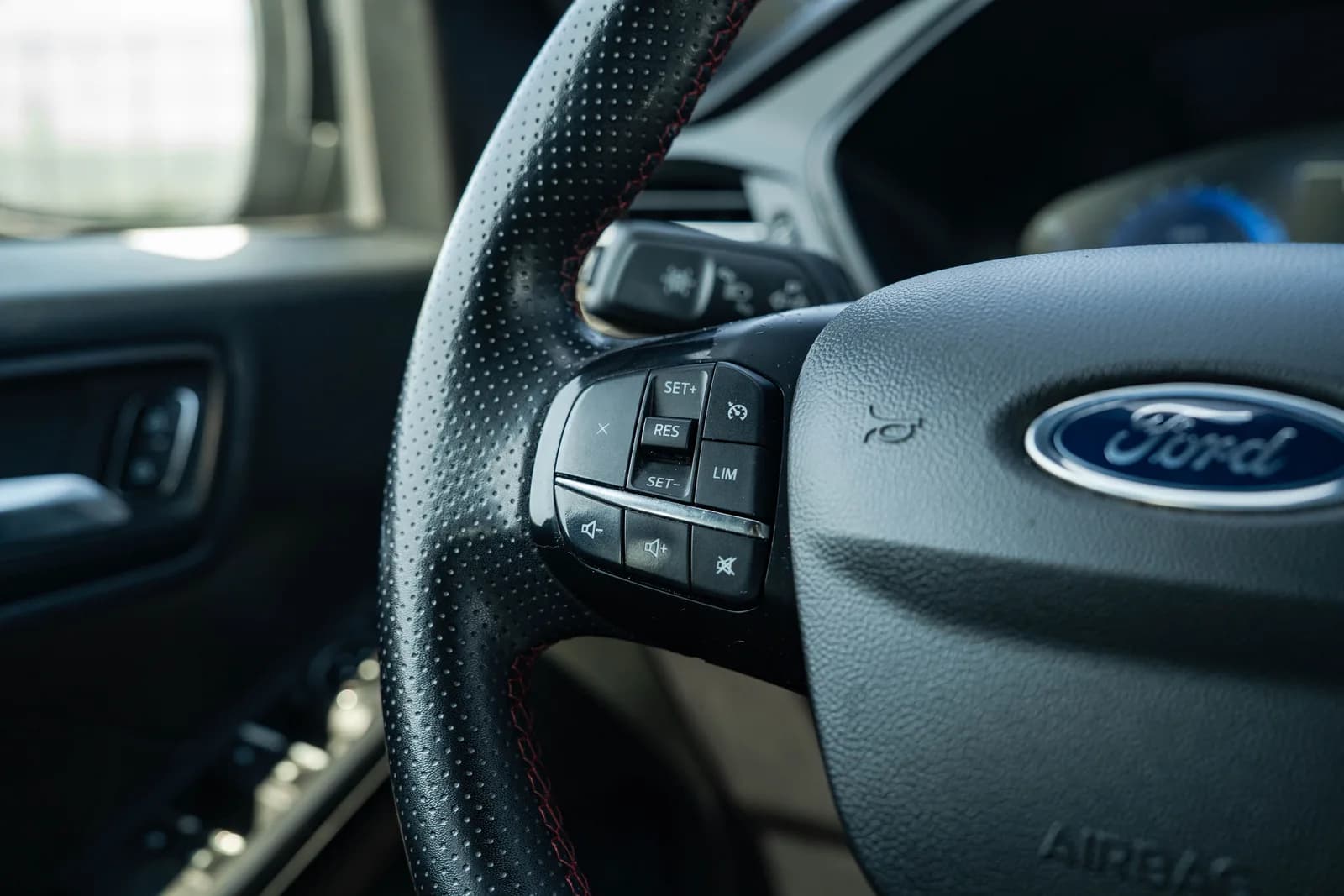 Ford Kuga zdjęcie 18