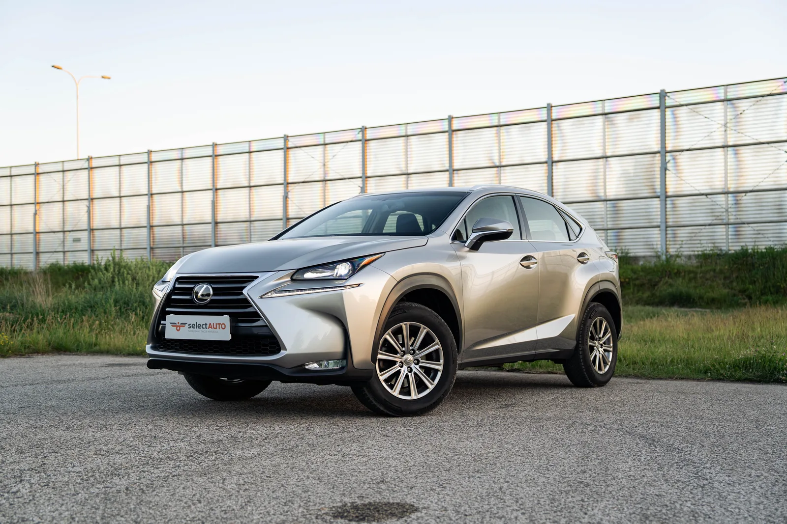 Lexus NX zdjęcie 1