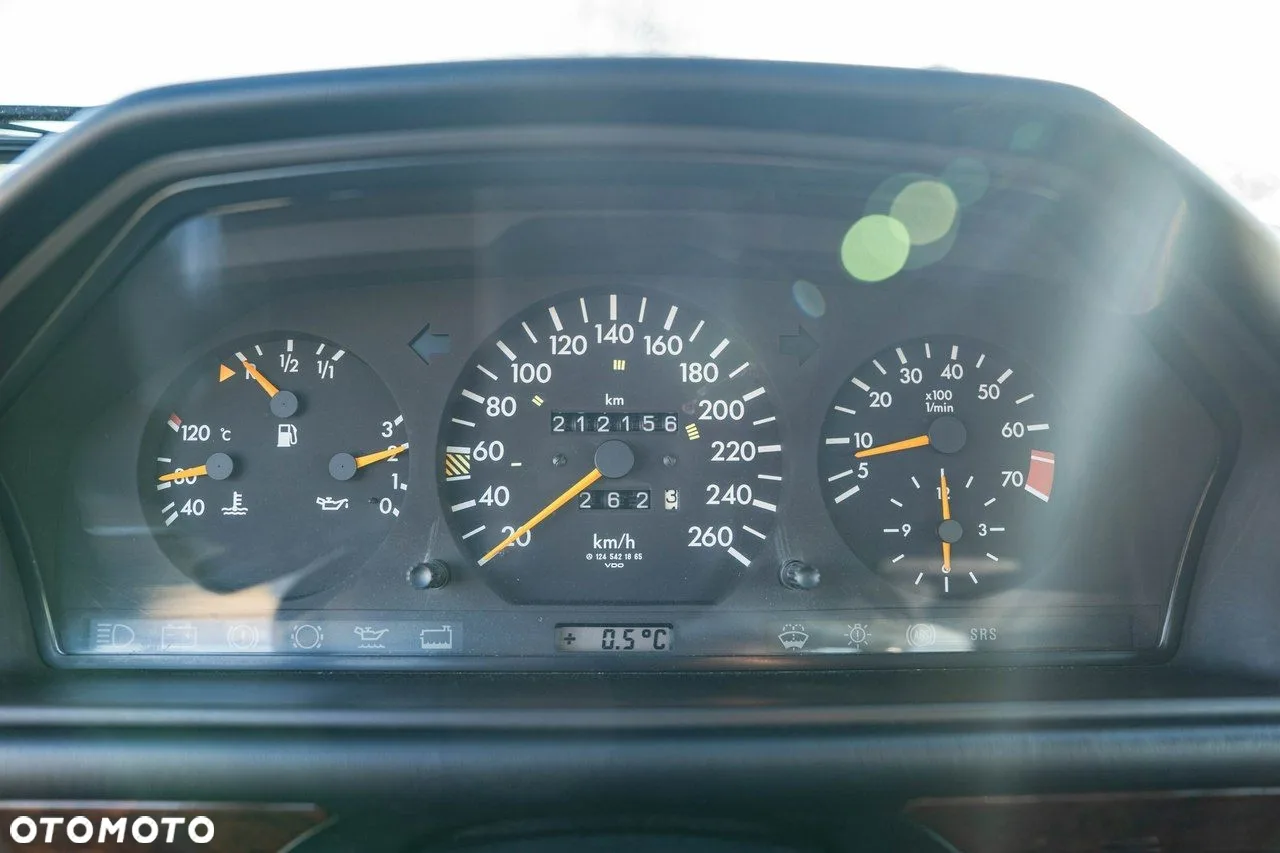 Mercedes-Benz Klasa E zdjęcie 26