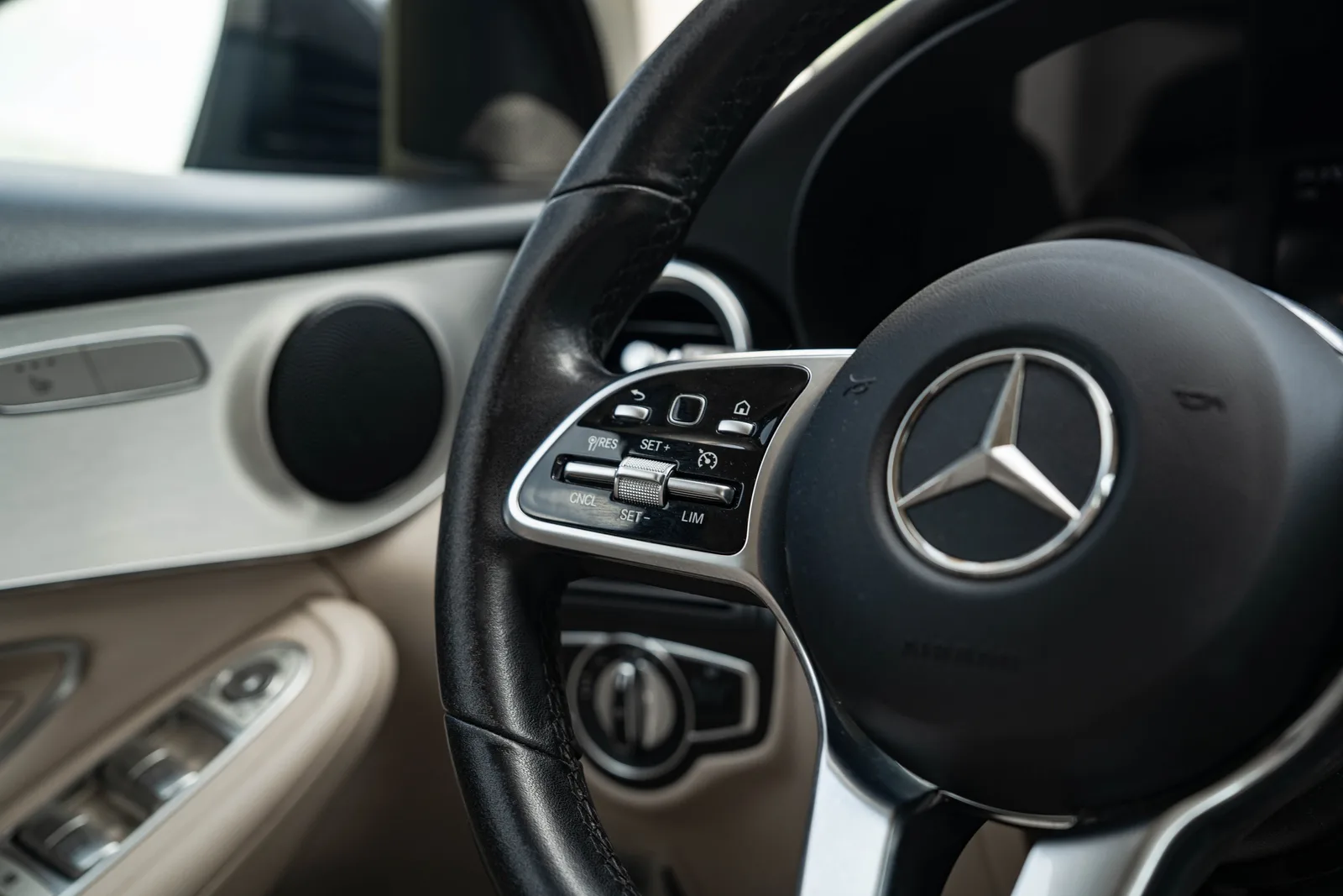 Mercedes-Benz GLC zdjęcie 21