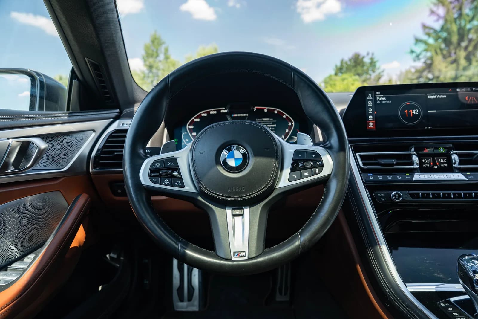 BMW Seria 8 zdjęcie 15