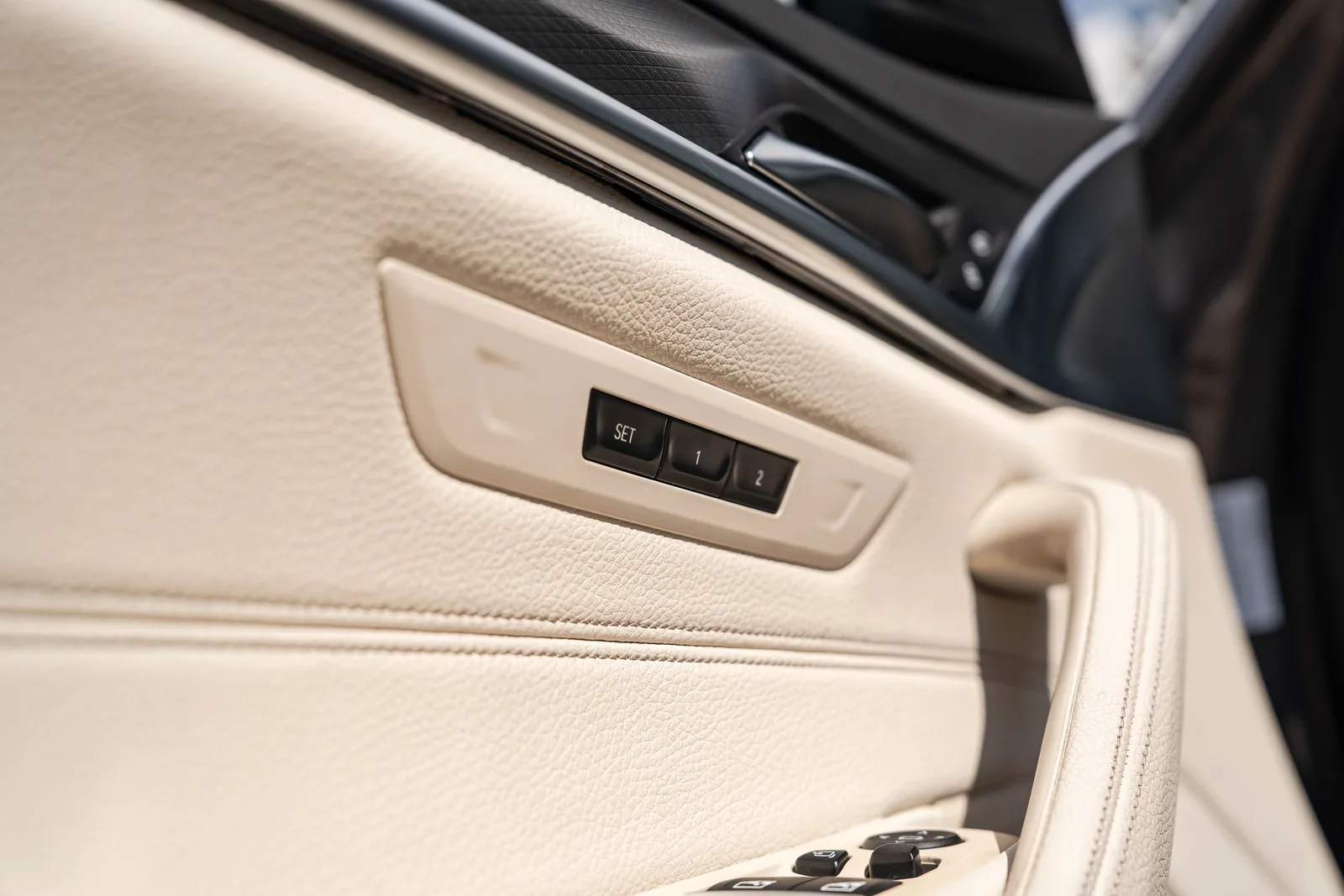 BMW Seria 5 zdjęcie 32